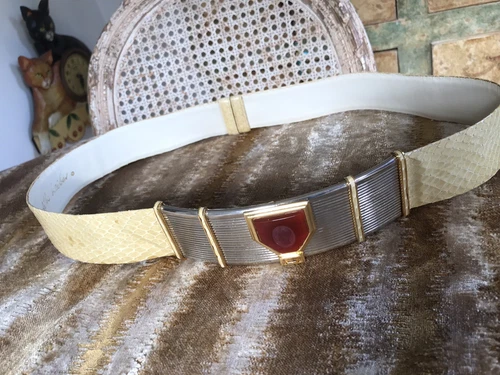 SALE-VINTAGE JUDITH LEIBER BEIGE SNAKE SKIN BELT & UNIQUE INTAGLIO CENTER BUCKLE