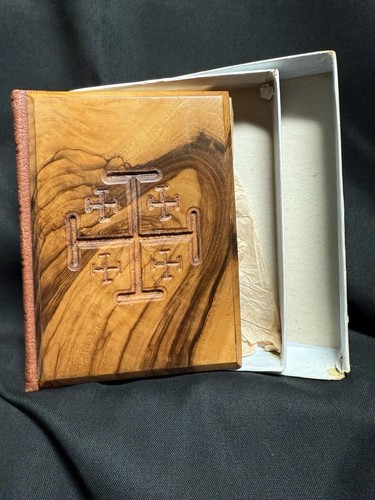 Vintage Jerusalem Olive Wood Bible Red Letter New Testament w/Box Illustrated
