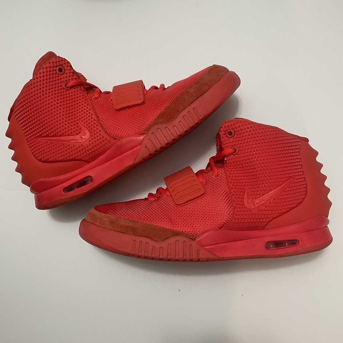 Kanye West Red Nike Yeezy Kanye Air Yeezy Red Outfit Nike Air Yeezy 'Red  October' Dual, image size:1200x1200