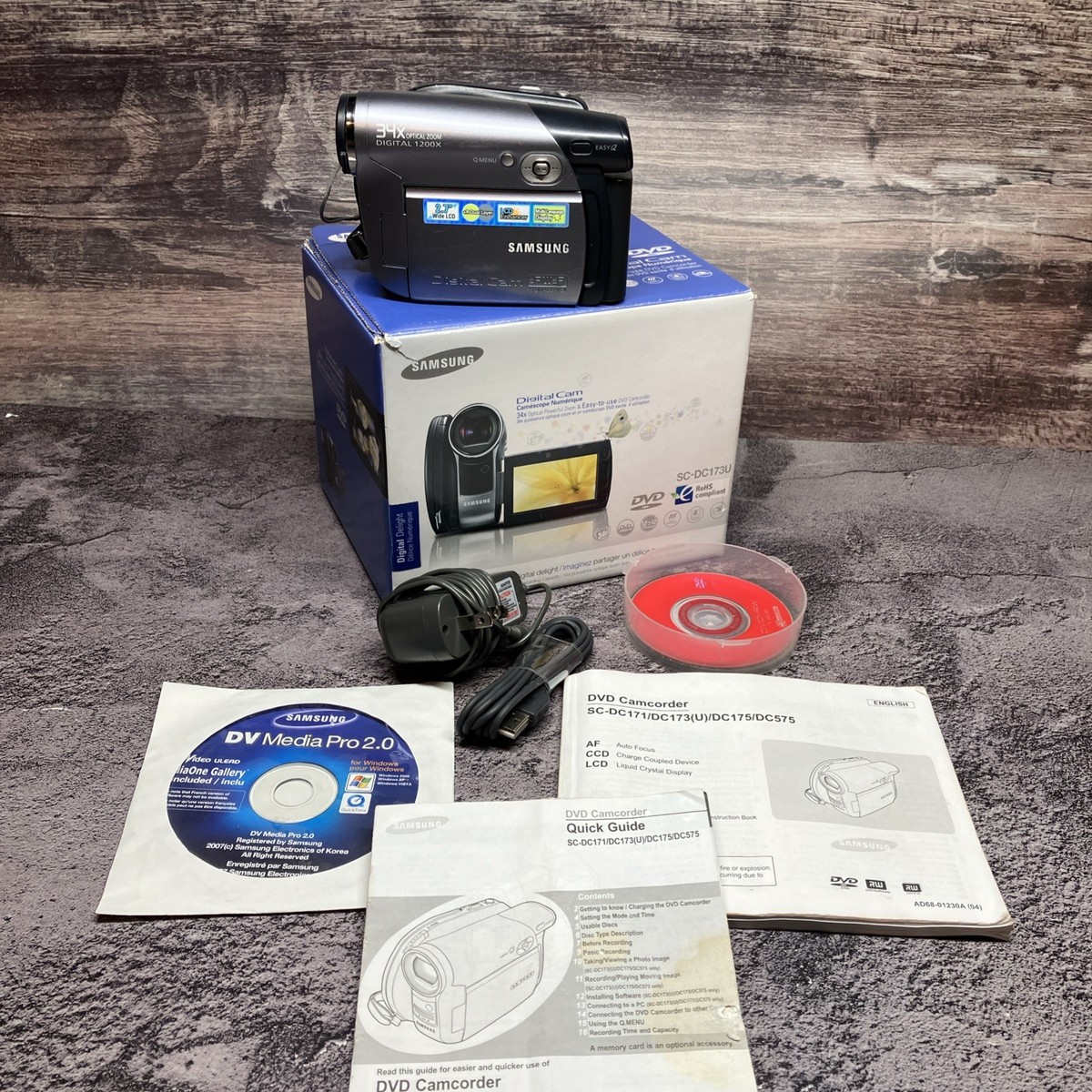 Samsung SC-DC173U DVD Camcorder +-RW+R 1200x Digital Zoom 34x