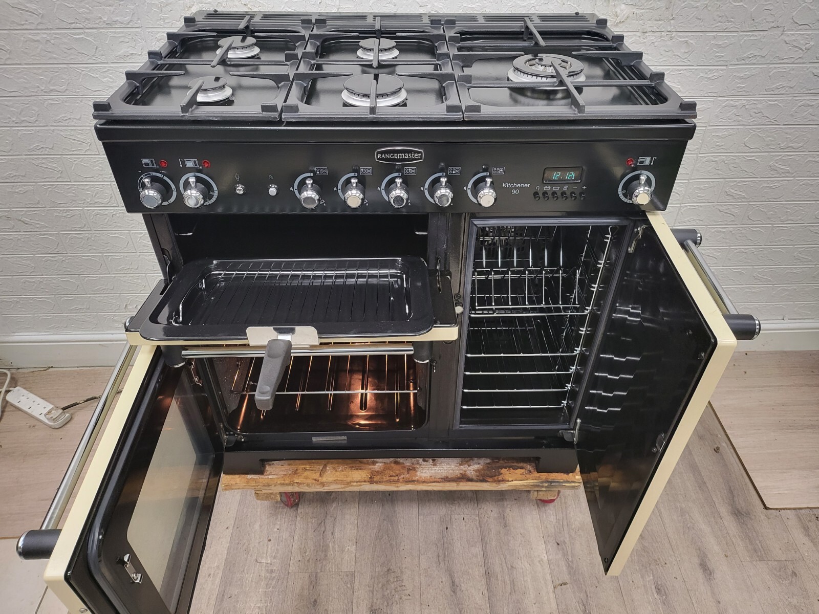 Rangemaster kitchener Dual Fuel Range Cooker in Cream With A Chrome Trim 90cm eBay
