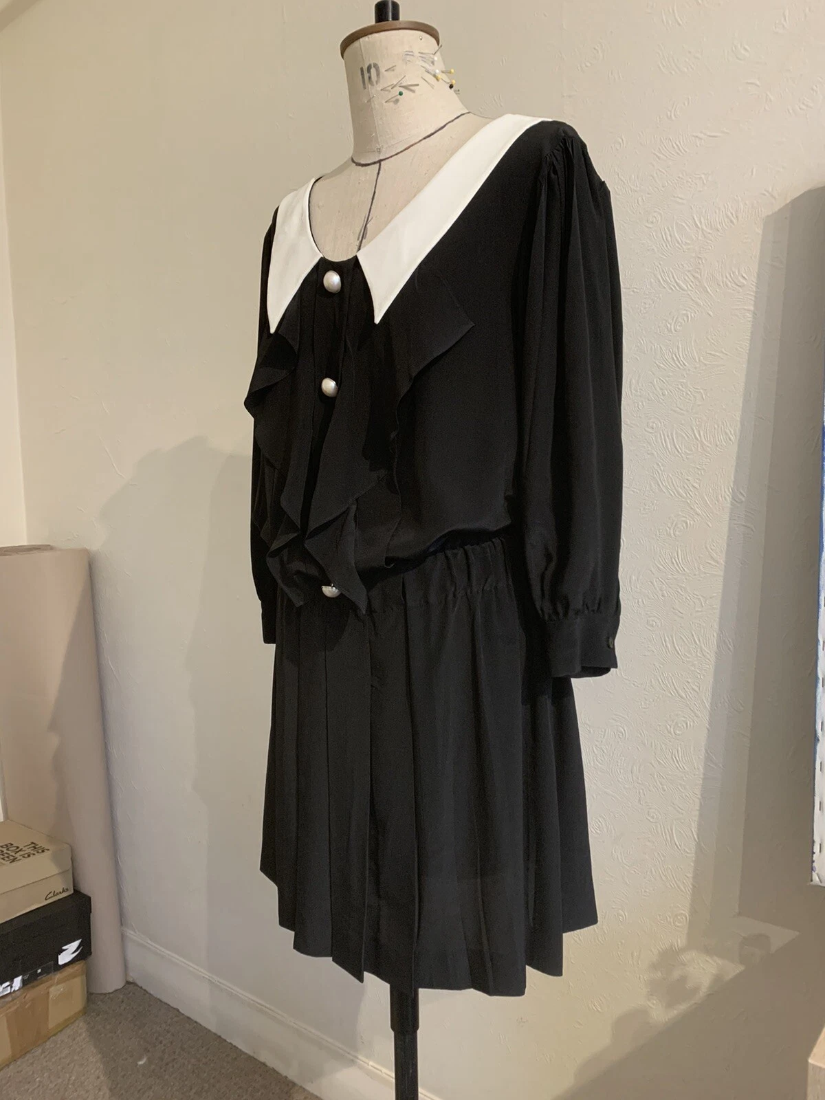 Mini abito plissettato in raso nero Miu Miu