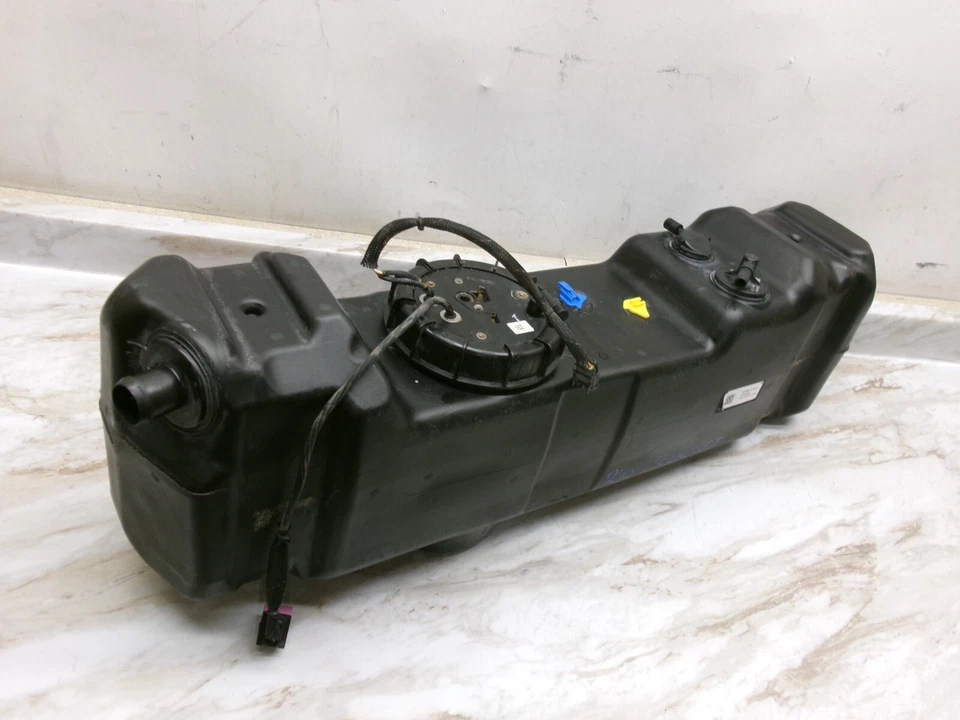 246243323 11-16 Silverado Sierra 2500HD 3500HD DEF Diesel Fuel Tank OEM - Image 3 of 4