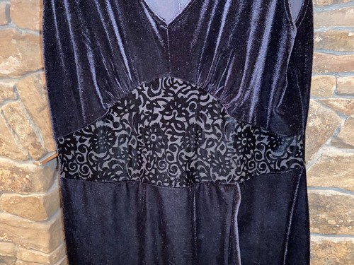 Vintage Studio Black Velvet V-neck Ruffle Evening Dress Size 12/14 - Bild 1 von 9