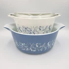 New ListingVtg Pyrex Colonial Mist Casserole Set Blue & White Daisies, 2.5L & 1.5L w/ Lid