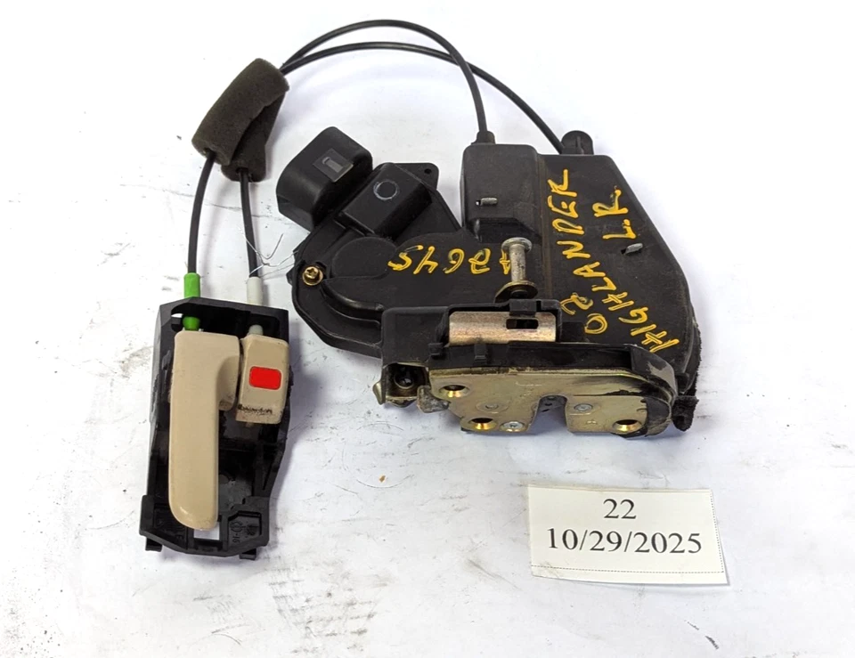 01-07 Actuador de bloqueo de puerta de conductor trasero izquierdo Toyota Highlander con manija OEM Foto 3 de 4