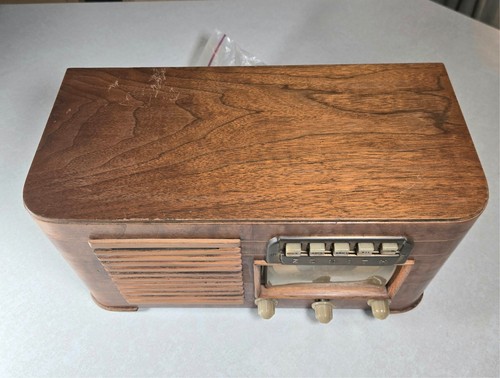 Vintage 1942 Zenith Consol-Tone Wood Tube Radio Art Deco Tabletop - Powers On