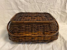 21.5" x 16" x 10" Brown Ratan Basket w/ Lid, Handles and Wood Bottom.