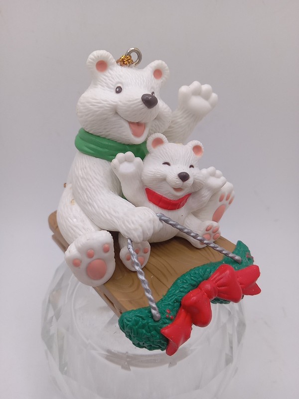 Vintage Westmar 1996 Waving Polar Bear And Baby On Snow Sleigh Ornament
