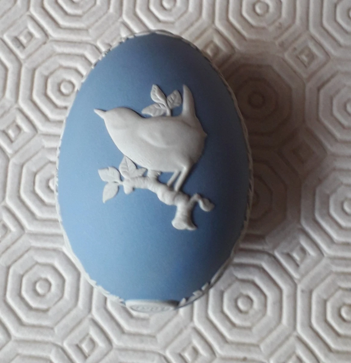 Wedgwood blue Jasper Egg Wren 1981