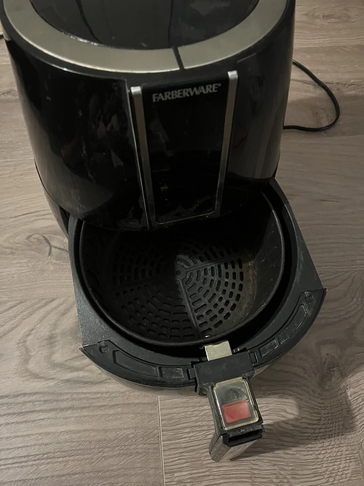 Black Faberware 3.2 Quart Digital air fryer, oil-less - Image 2 of 3