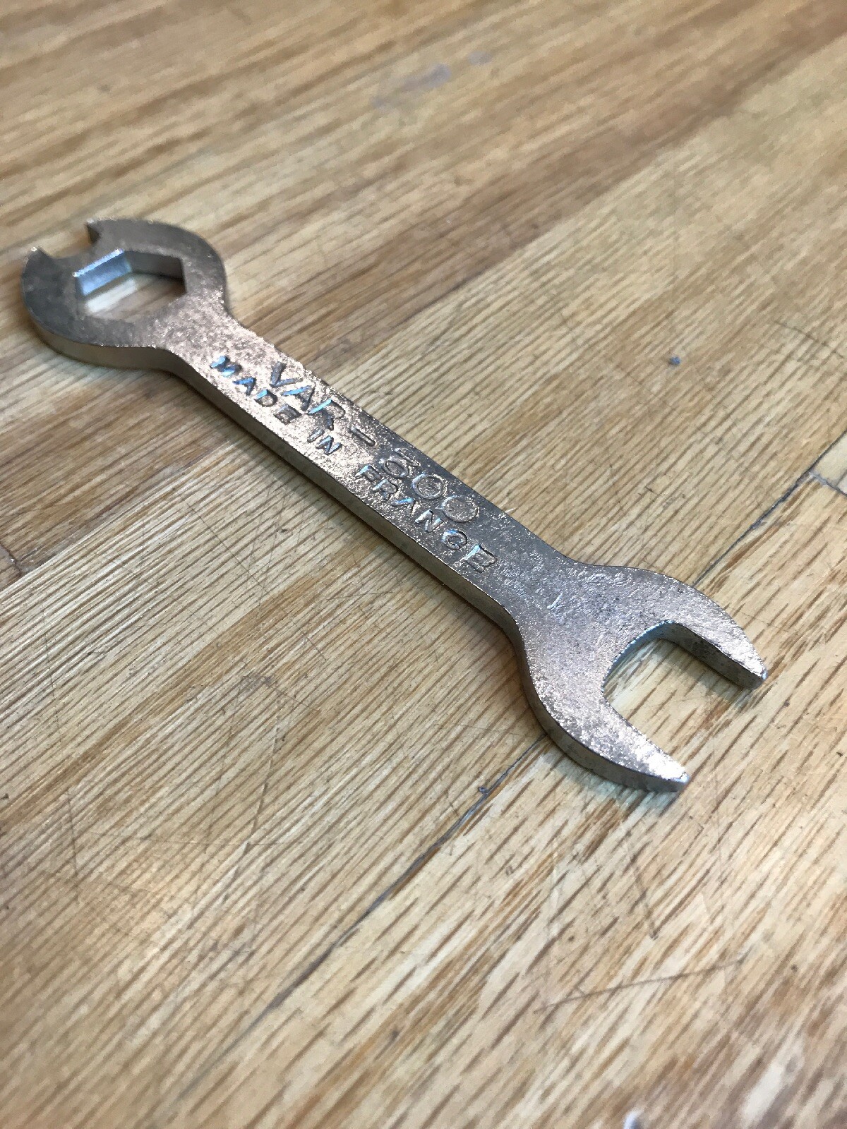 brooks saddle tension