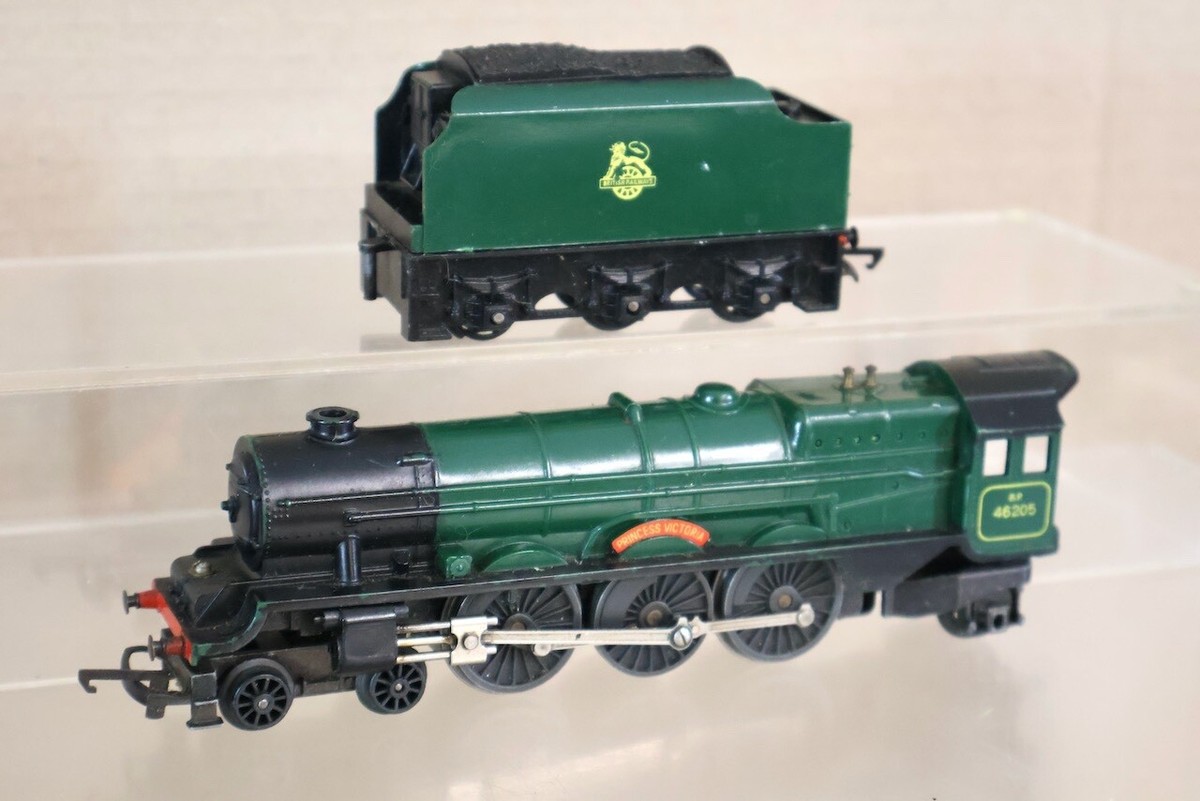 TRIANG HORNBY R50 BR 4-6-2 PRINCESS CLASS LOCOMOTIVE 46205