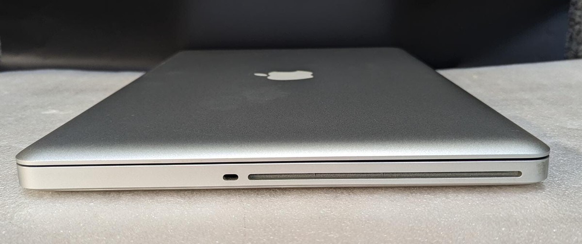 MacBook Pro early 2011 15.4インチ 16GB 1TB MacBook Pro (15-inch Late 2011) 2.2 GHz Intel Core i7 - 4GB