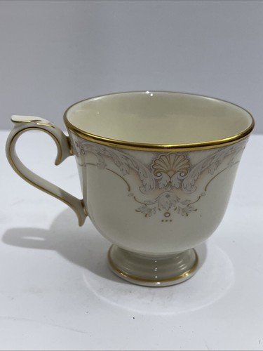 NEE Lenox Richelieu Court Cup Eggshell Gold Trim Pink Lavender With Tags - Picture 2 of 7