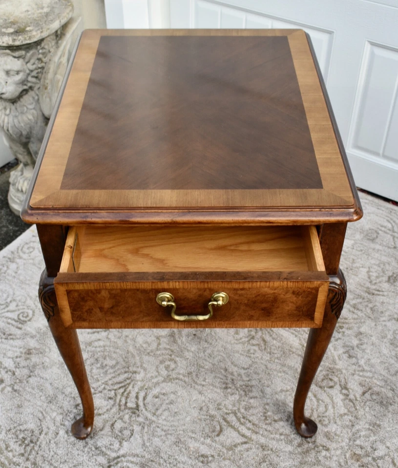 Vintage Thomasville Queen Anne Style Burl & Mahogany Side Table - Image 4 of 4