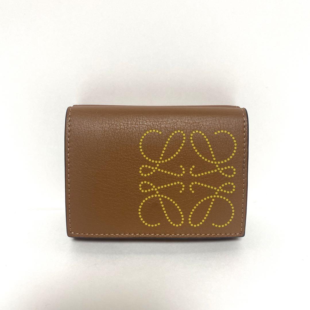 25SS new/LOEWE アナグラムレザーウォレット Wallet Brown Loewe Anagram Trifold Wallet TAN Brown Leather 10.2x8x2.5cm