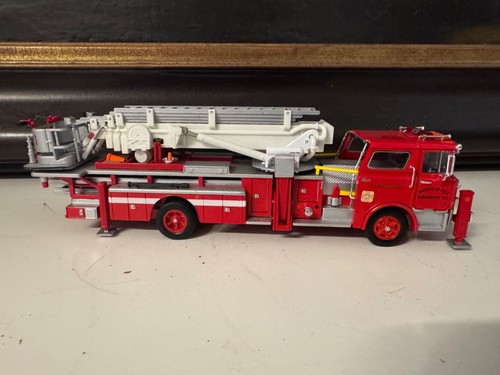 Corgi Mack CF Tower Ladder Allentown Fire 1:50