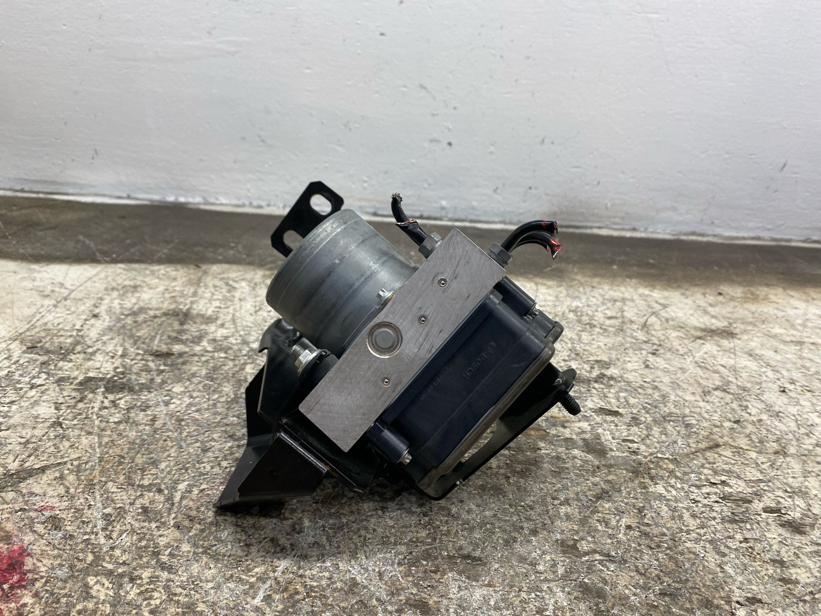2017-2024 MASERATI LEVANTE OEM 3L AWD ABS ANTI LOCK BREAK PUMP MODULE 6701574210