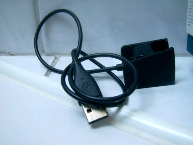 Fitbit Charge 2 Unisex Aktivitätstracker - BASTELWARE - u. NEUES ARMBAND - Bild 3 von 4