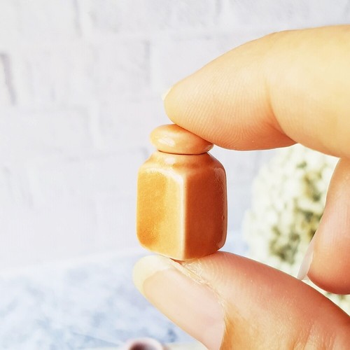 Miniature Ceramic Jars – 1:12 Dollhouse Canisters with Lids Set of 12 Wholesale - Picture 8 of 10