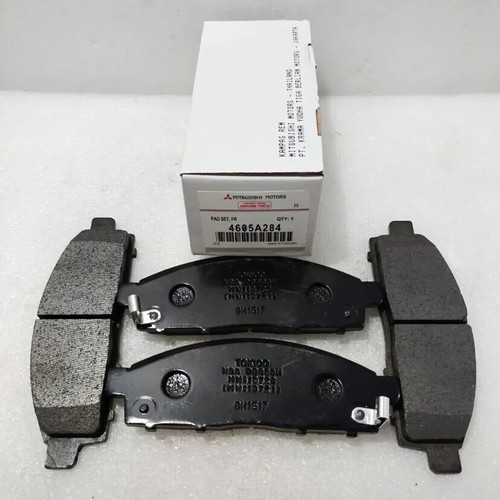 GENUINE MITSUBISHI 4605A284 PAD SET FRONT BRAKE PAJERO MONTERO L200 - Picture 7 of 8