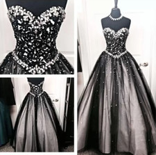Slegant Black White Gothic Wedding Dresses Bead Long Floor Length Bridal Gowns