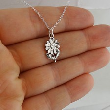 Tiny Daisy Flower Necklace - 925 Sterling Silver - Charm Flowers Floral