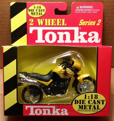 MAISTO 2 Wheel - 1/18 Scale Motorcycle Yellow Triumph Tiger replica
