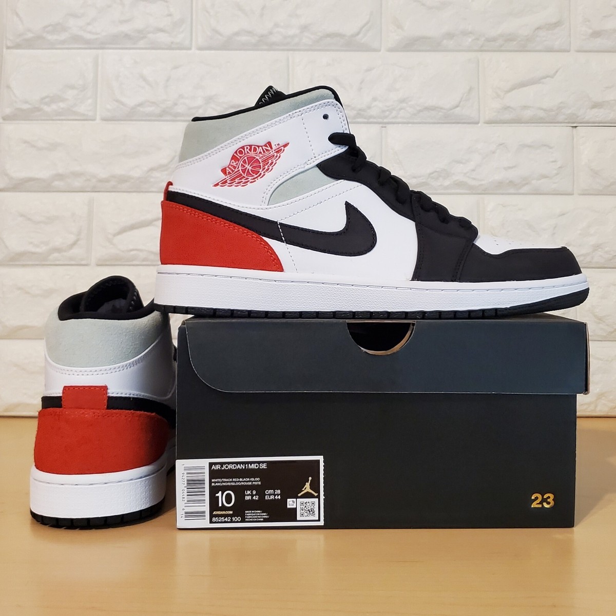 Nike Air Jordan 1 Mid SE Mens Size 10 White Red Black Toe 852542 