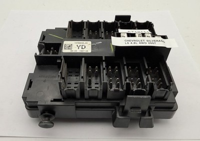 OEM 07-13 GMT900 Chevrolet Silverado Sierra Body Fuse Box Junction Block Module