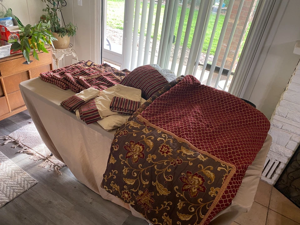 CALIFORNIA KING Size, 10 - PIECE COMFORTER BEDDING SET, Sheet Pillow Sham Skirt - Image 3 of 4