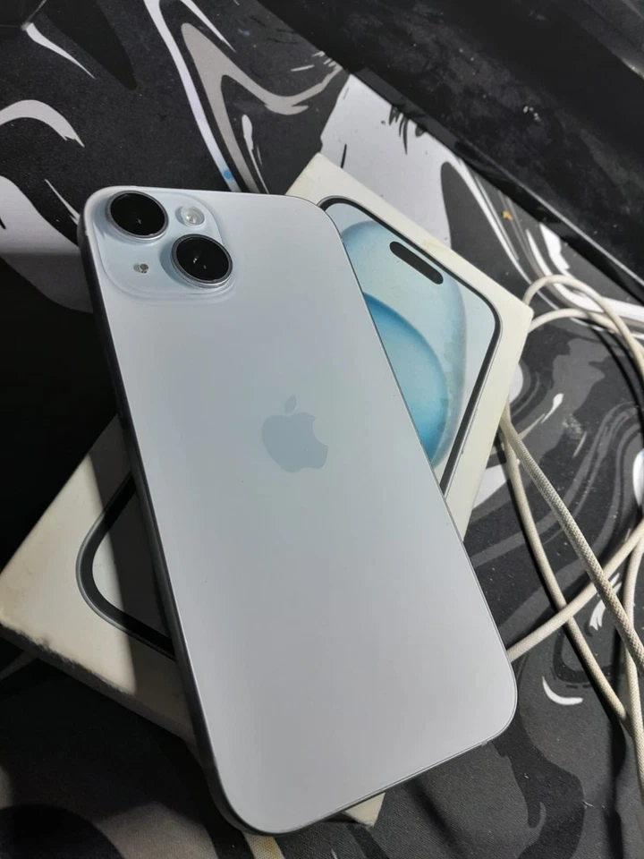 Iphone 15, photo 2 sur 5