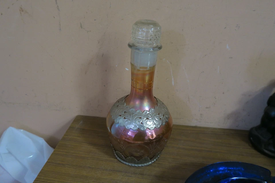 Botella jarra de vidrio bohemio Art Nouveau superpuesta de plata vintage 8" Foto 2 de 4