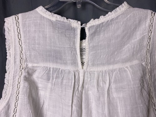 Camicia TORRID bianca senza maniche testurid inserto in pizzo ritagliato arricciata taglia 0 (L/12) - Foto 13 di 19