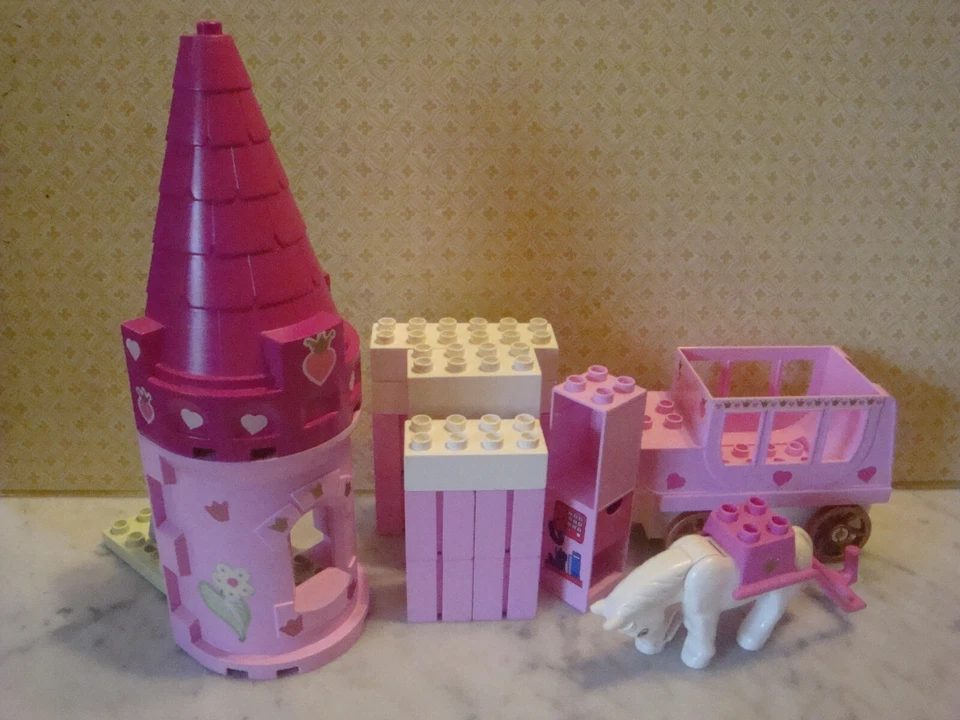 J10 LEGO DUPLO LOT DE PIECES POUR CHATEAU CAROSSE PRINCESSE - Photo 2/2