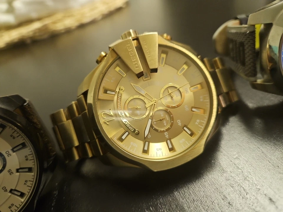 Juego de relojes Diesel Mega Chief para hombre. Dorado, azul, marrón. DZ-4360 DZ-4422 DZ-4523 Foto 3 de 4