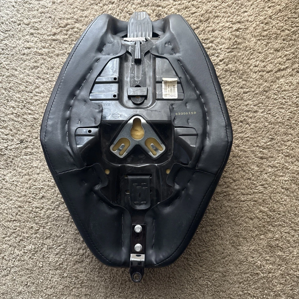 Harley Sportster X Stitch 单人座椅 1200 883 定制铁制夜人 2010 - 22 低 — 第 3/4 张图片