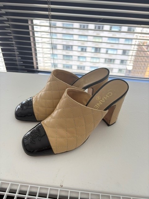 AUTHENTIC TWO-TONE CHANEL MULES 38
