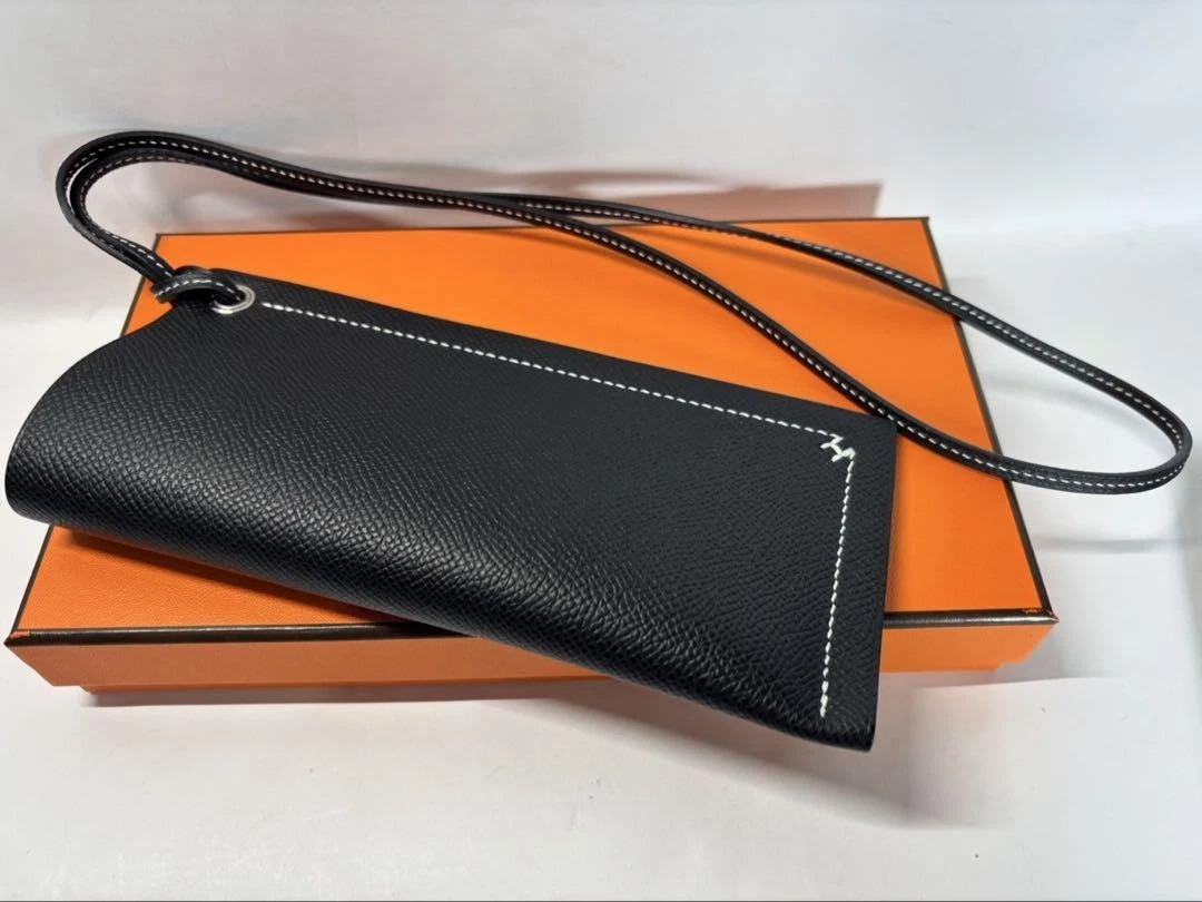 Hermès Custodia per occhiali in pelle di sedano nero con cinturino staccabile 7 1 x 3 1 pollici