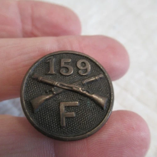 VINTAGE WW1 ERA US MILITARY TUNIC COLLAR PIN 159TH REGIMENT COMPANY F