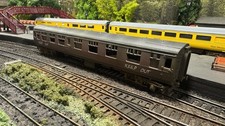 00 Gauge Hornby Scrap Abandoned BR Mk1 Coach/Derelict. 