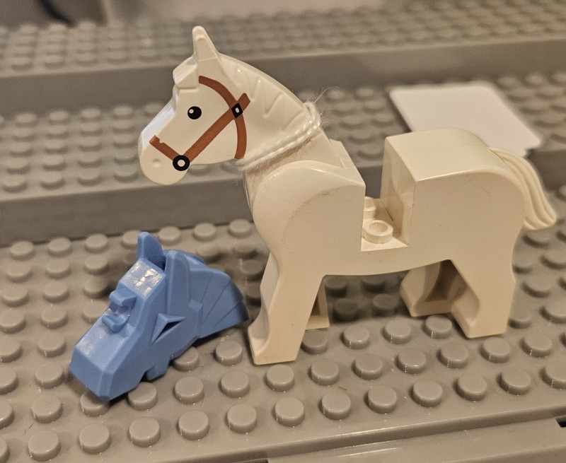 Lego MINIFIGURE- Castle/Knights Kingdom  White Horse W Blue Mask Lot33