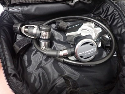 Atomic Scuba T2x titanium regulator W/ Bag. Used on 2 trips