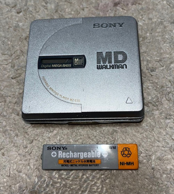 SONY MZ-E35 Walkman Portable MD Player Audio Digital MEGA BASS Silver Japan