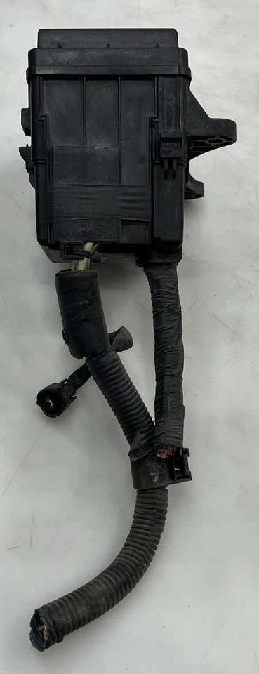 1998 - 2000 Toyota Rav-4 Engine Fusebox Junction Block OEM 8274042022 - Image 3 of 4