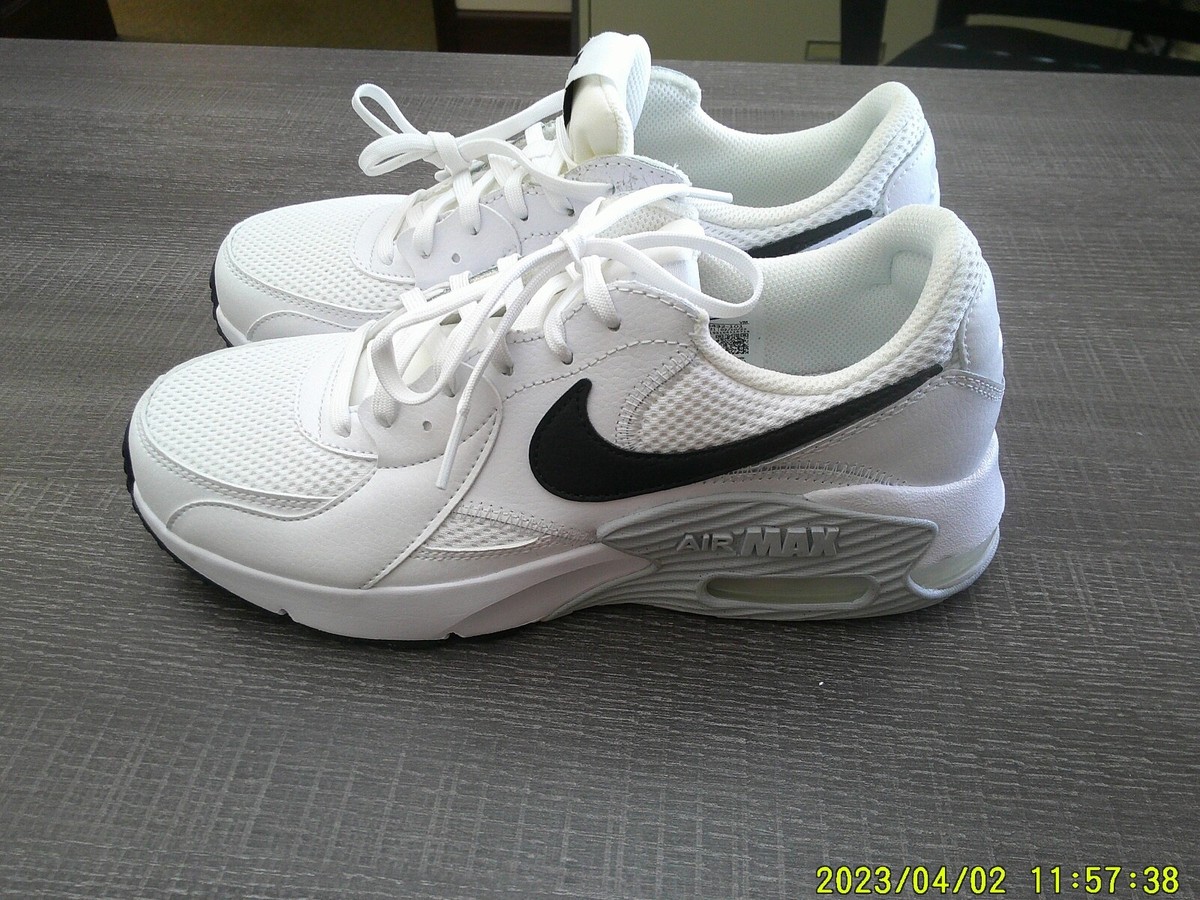 Nike AIR MAX EXCEE Women's Size 8 White Grey Athletic