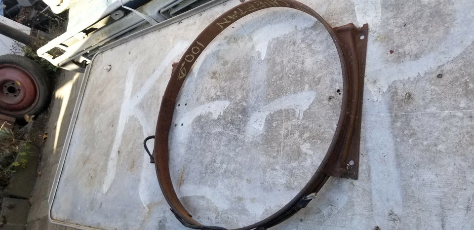 1953 Pontiac Chieftain Fan Shroud.  (For Straight 8) Used Ad# 9246 - Imagem 2 de 4