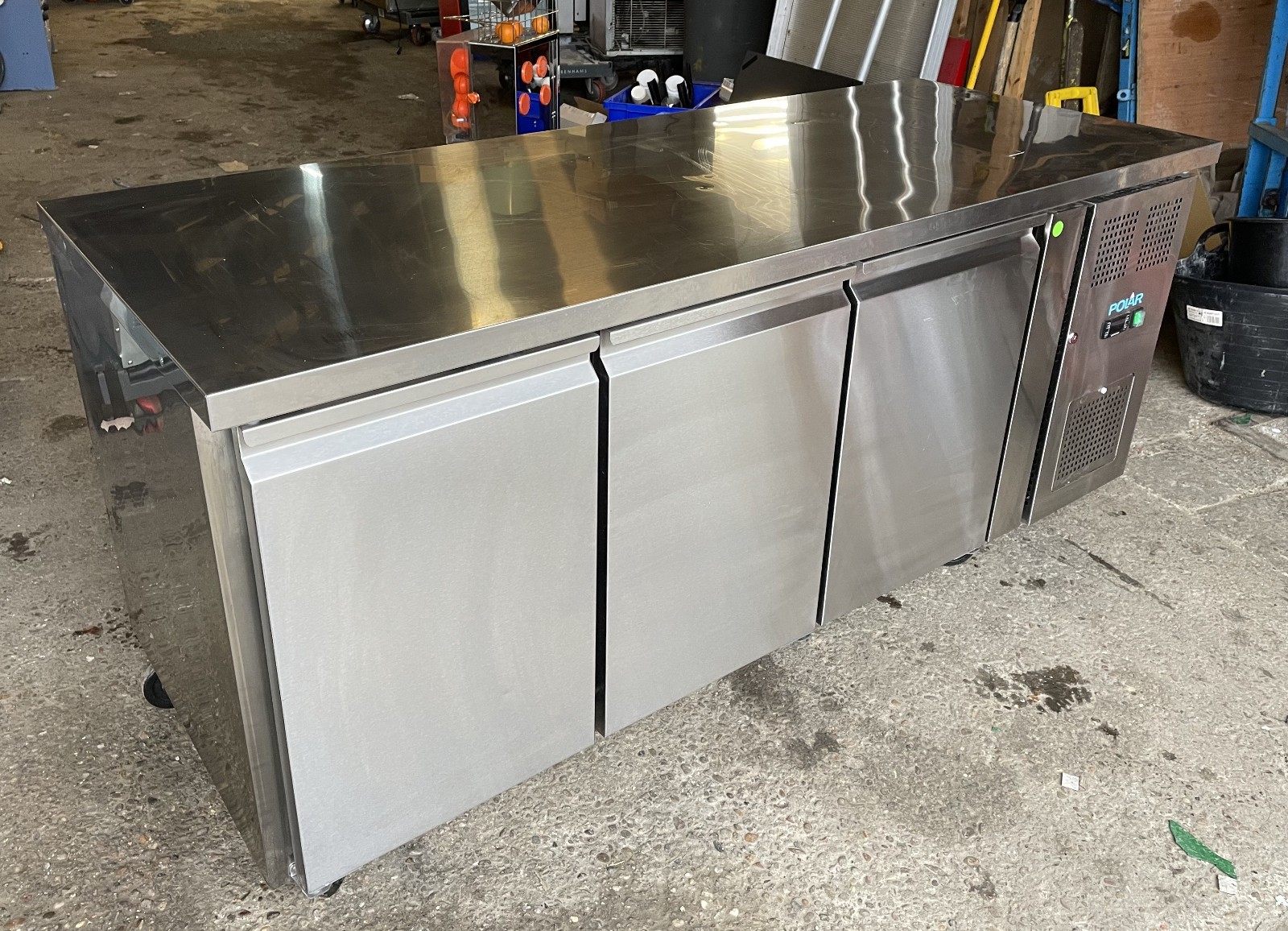 Polar UA048 U-Series 3-Door Counter Fridge 417Ltr 1.8m VGC warranty £600 + vat !