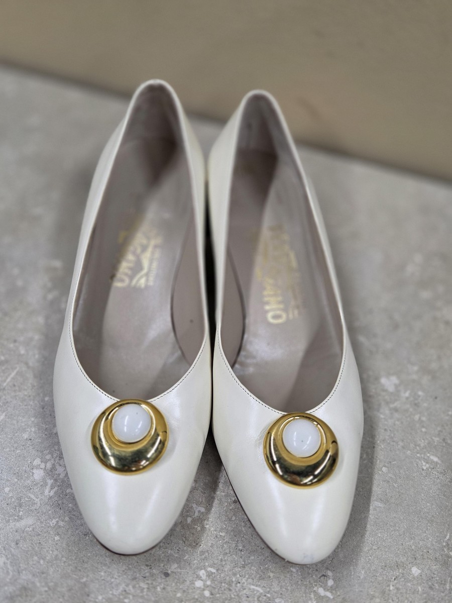 Vintage Salvatore Ferragamo Shoes Womens Size 6.5 B White Gold